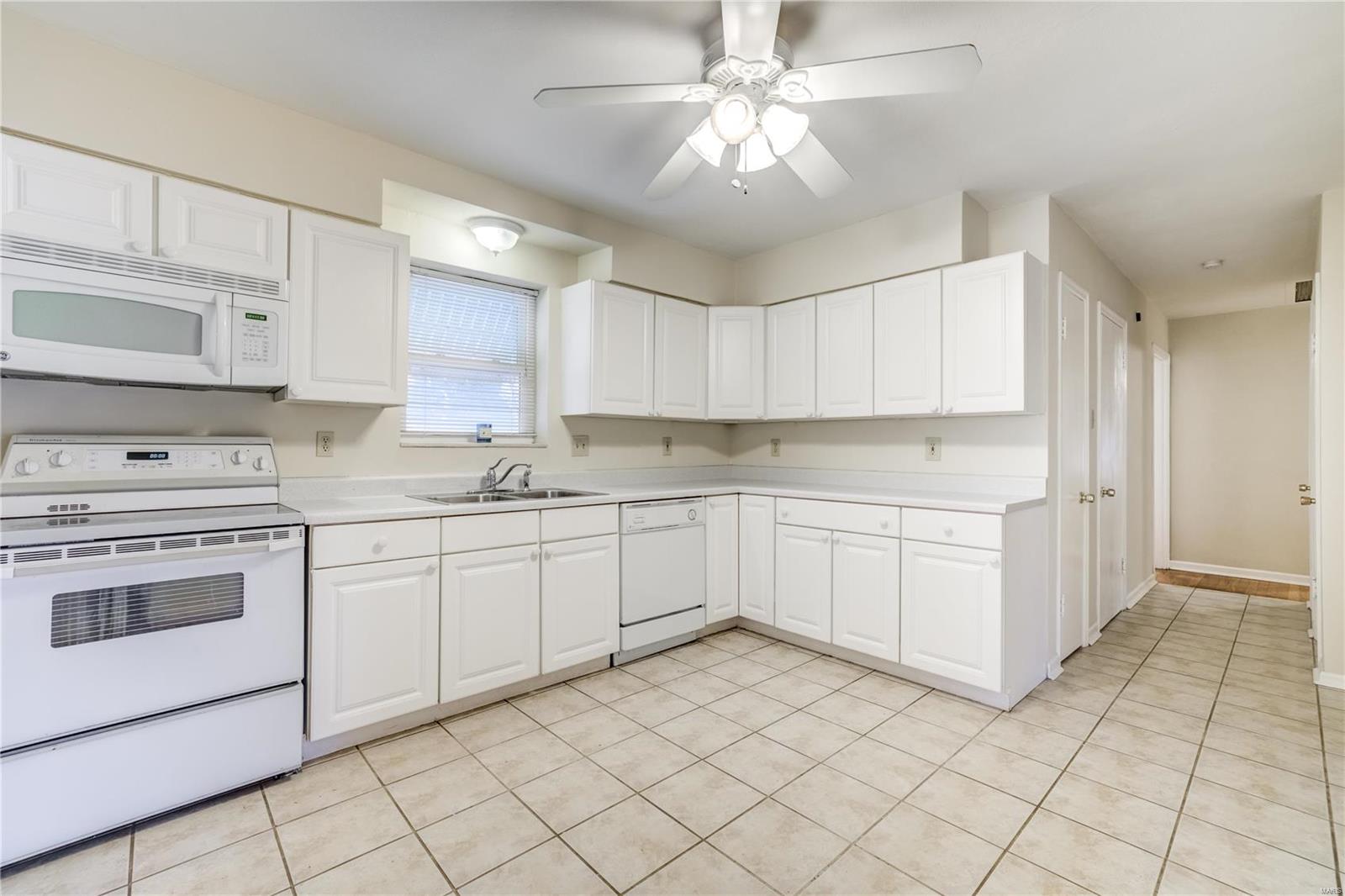 8200 MacKenzie Road St. Louis, MO 63123 - Photo 6 of 19 Gallery Image 6