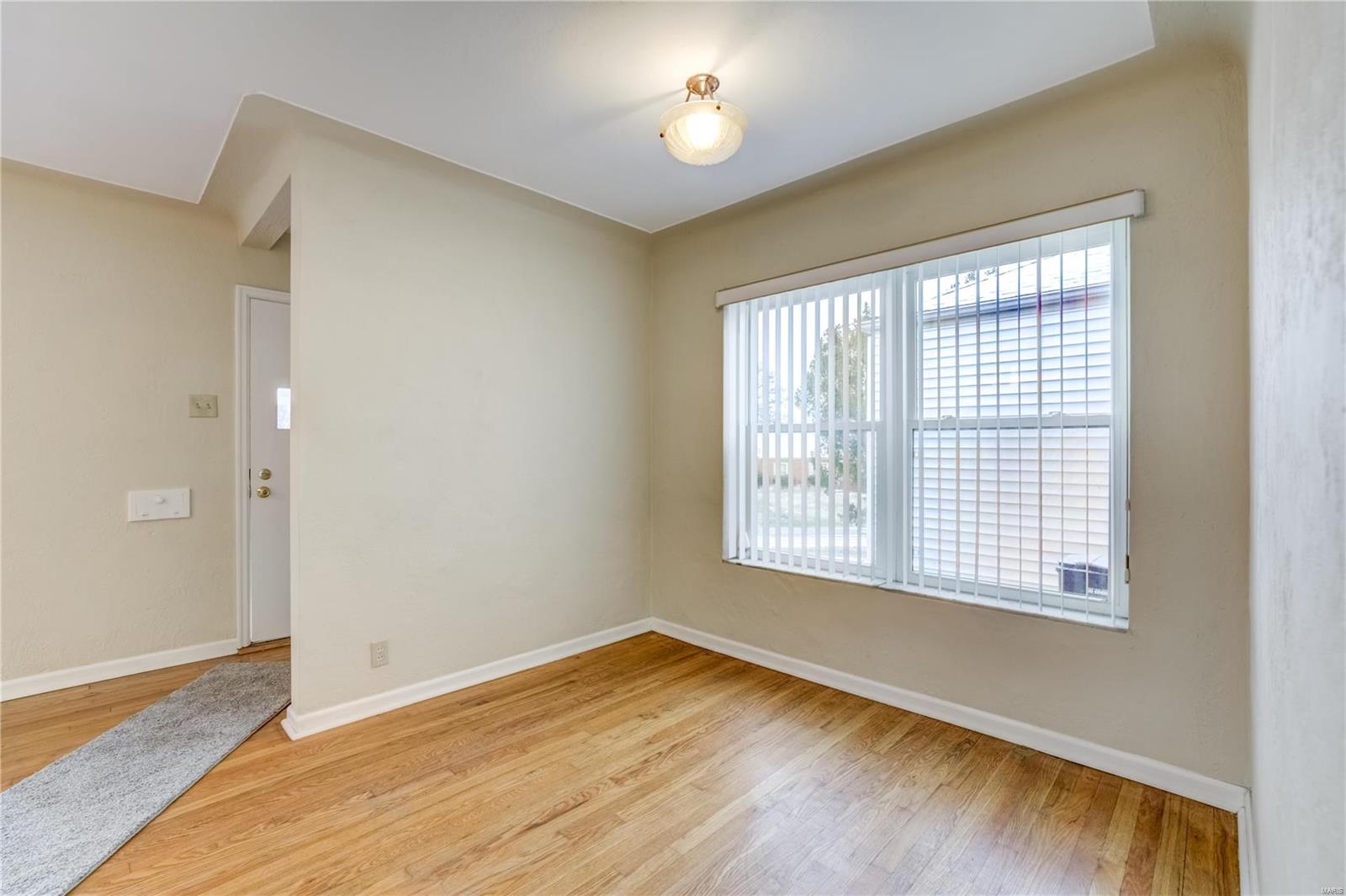 8200 MacKenzie Road St. Louis, MO 63123 - Photo 8 of 19 Gallery Image 8