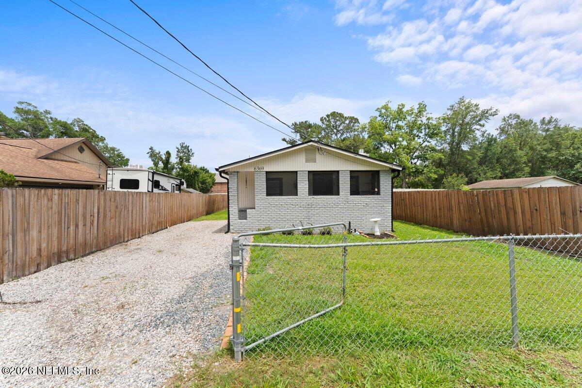 6369 Jammes Road Jacksonville, FL 32244 - Photo 2 of 22 WEF06577