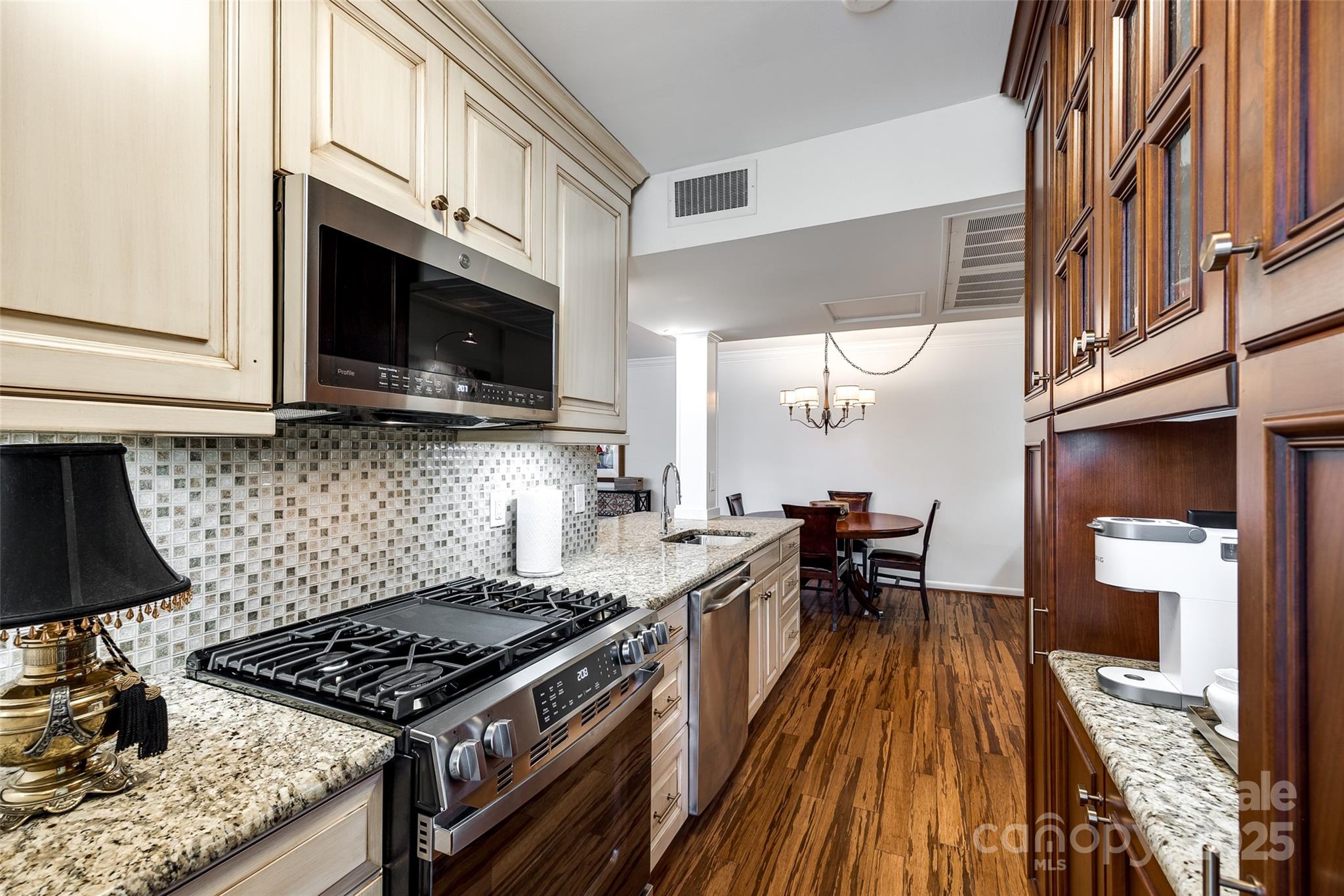 1300 Queens Road, Unit 302 Charlotte, NC 28207 - Photo 8 of 29