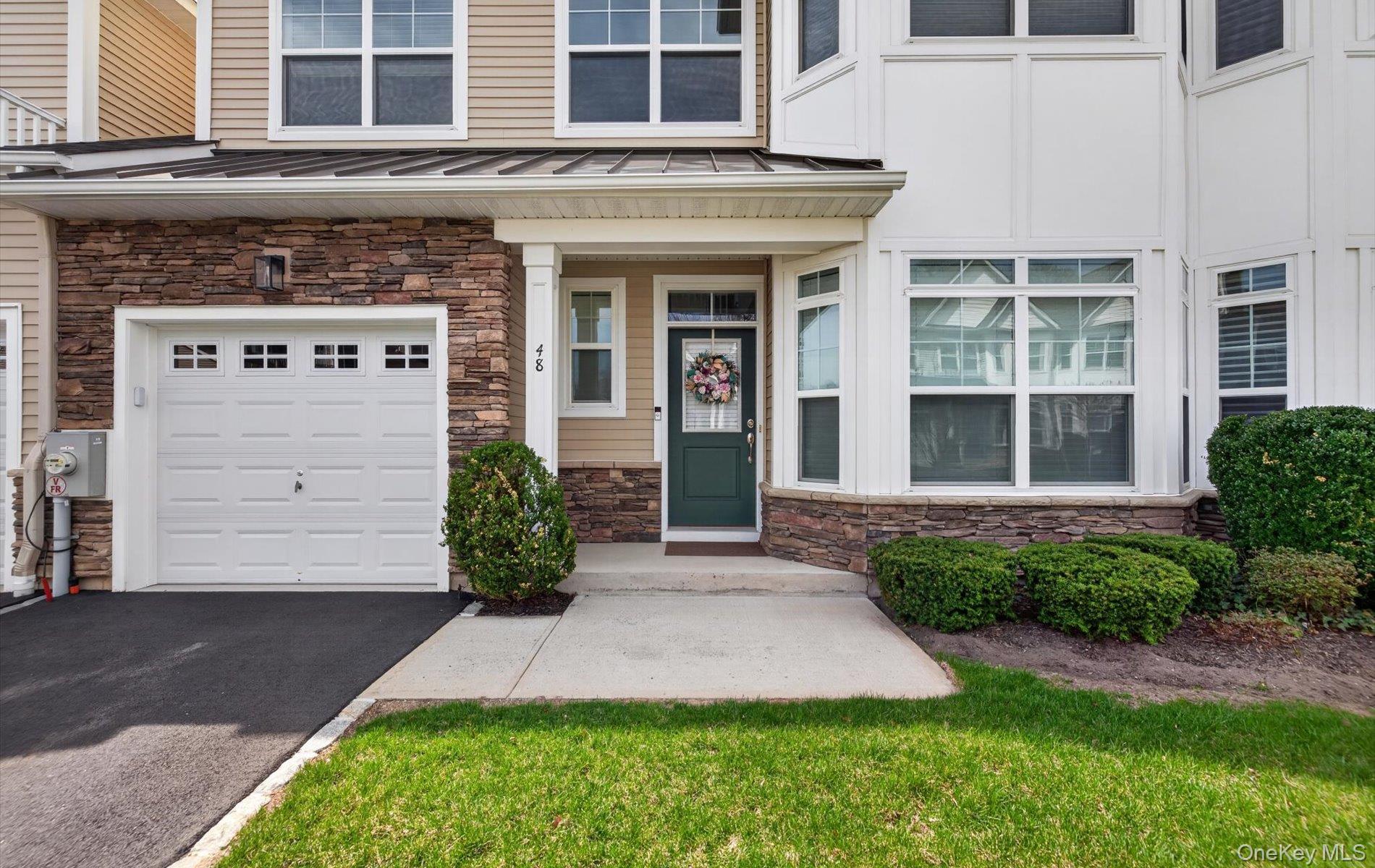 48 Bellflower Path Smithtown, NY 11787 - Photo 3 of 48