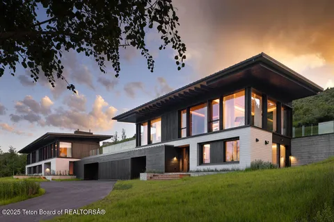 $23,950,000 | 2205 Pemmican Road, Jackson, WY 83001