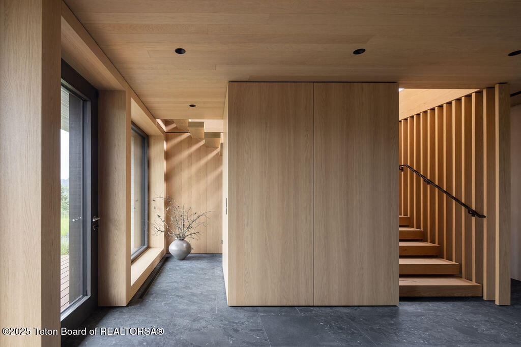 2205 Pemmican Road Jackson, WY 83001 - Photo 2 of 31 Entryway