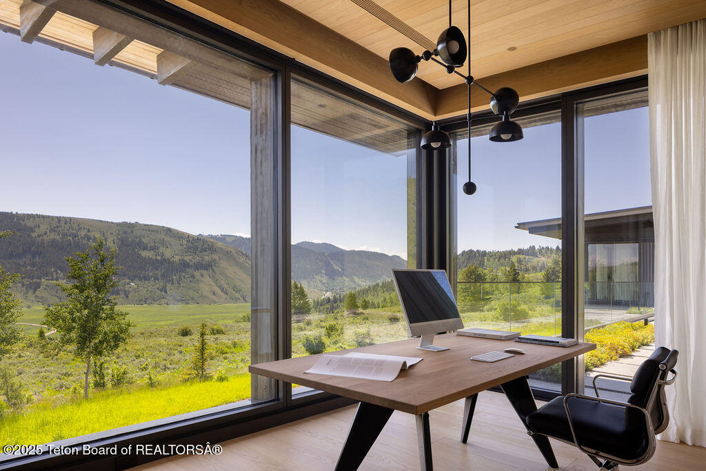 2205 Pemmican Road Jackson, WY 83001 - Photo 27 of 31 Guest Wing Office