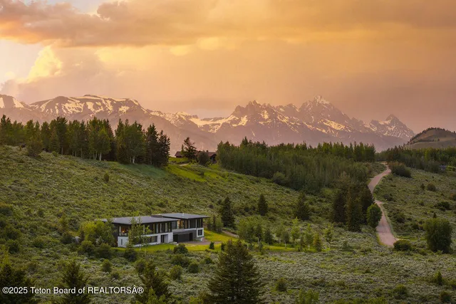 $23,950,000 | 2205 Pemmican Road, Jackson, WY 83001