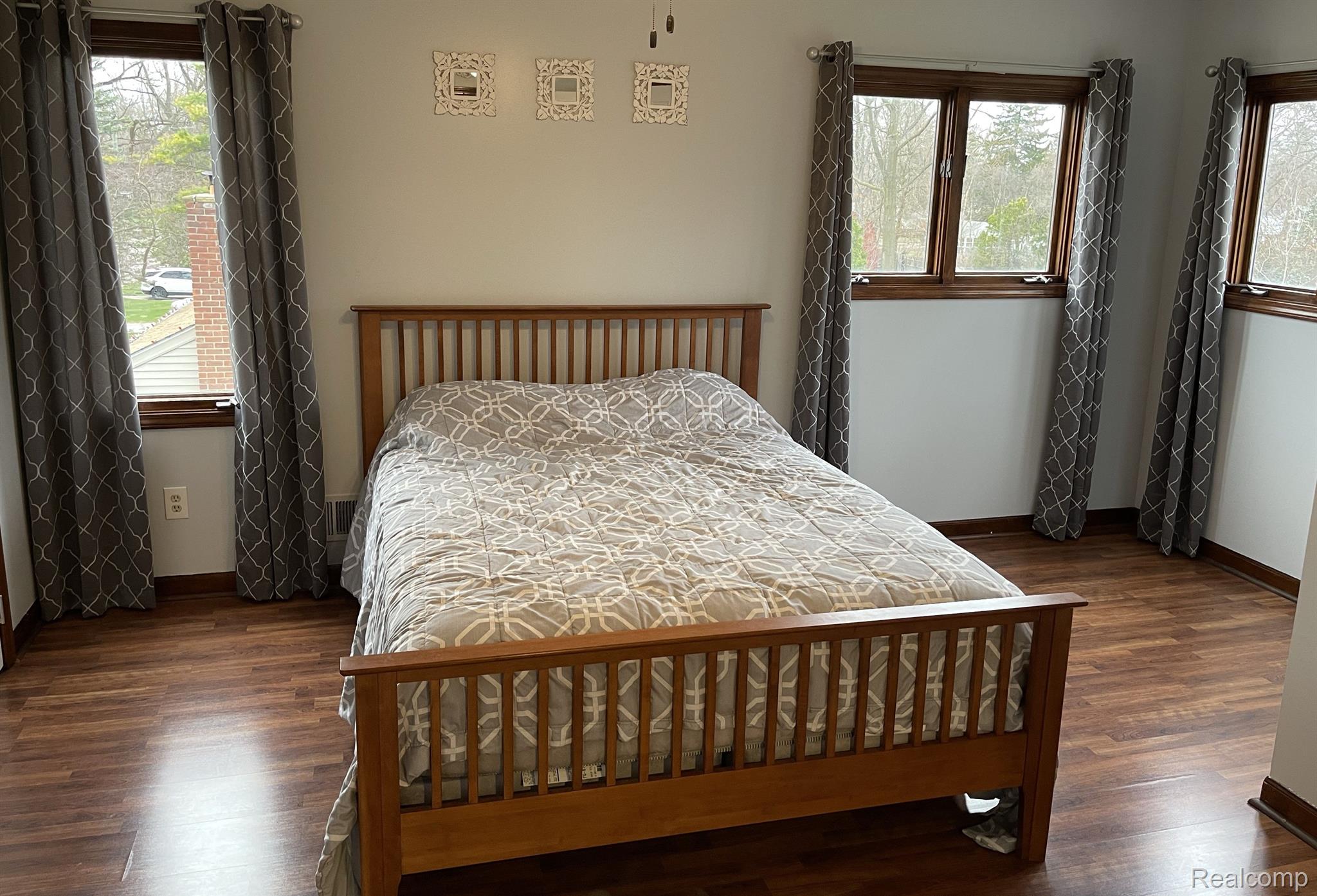 22530 Power Road Farmington, MI 48336 - Photo 23 of 27 Master bedroom