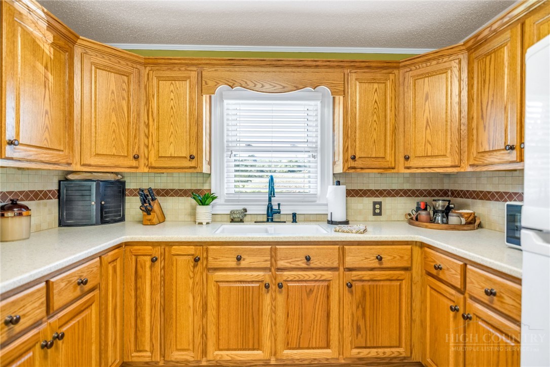 201 Reno Road West Jefferson, NC 28694 - Photo 19 of 45