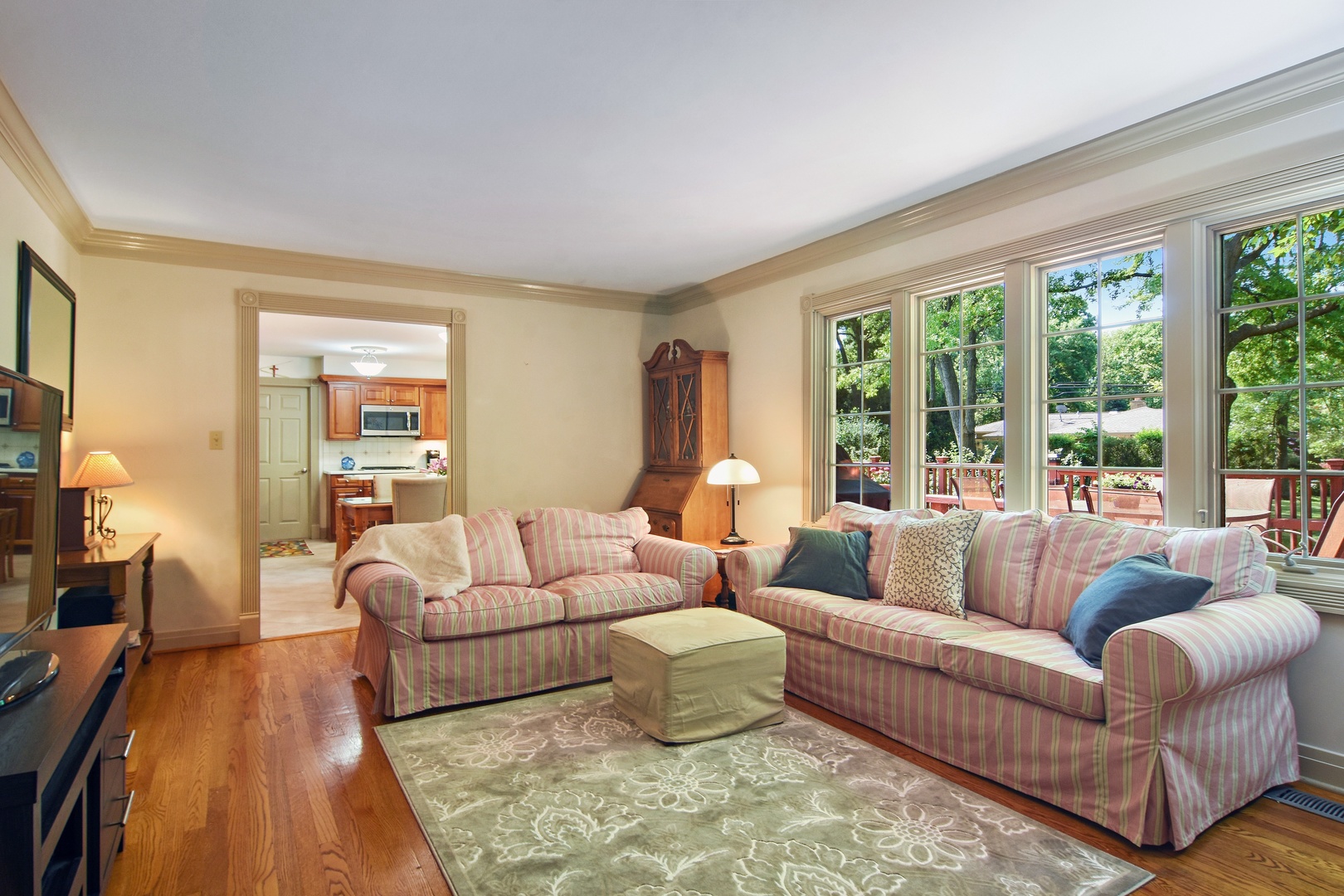 2 Pine Valley Road Rolling Meadows, IL 60008 - Photo 8 of 23