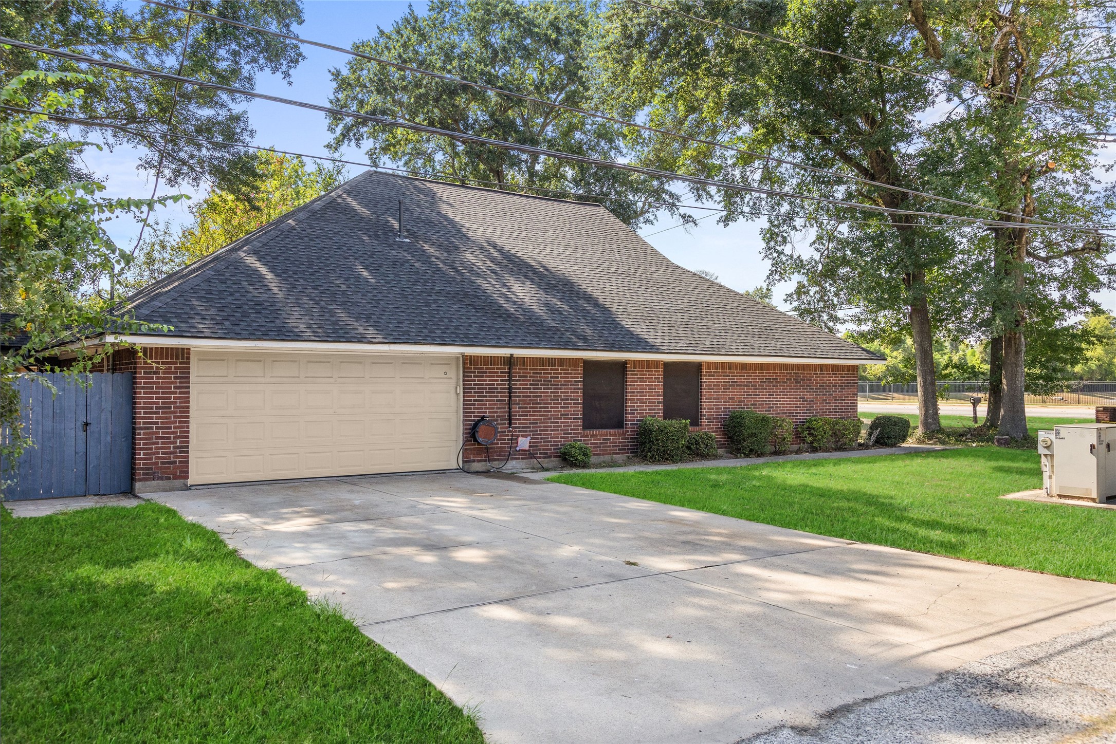 3103 Spring Stuebner Road Spring, TX 77389 - Photo 3 of 27 Gallery Image 3