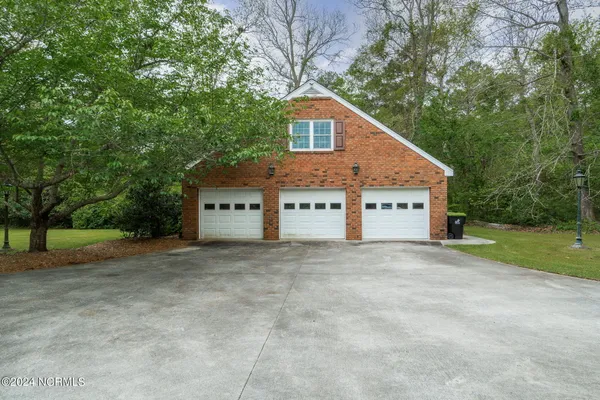 $2,500,000 | 130 Harbour Drive, Hubert, NC 28539