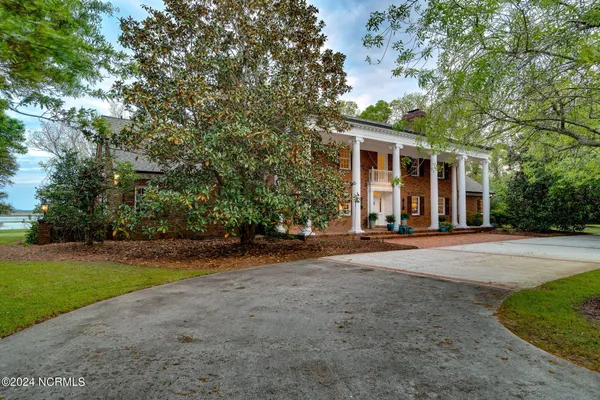 $2,500,000 | 130 Harbour Drive, Hubert, NC 28539