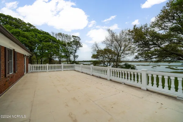 $2,500,000 | 130 Harbour Drive, Hubert, NC 28539