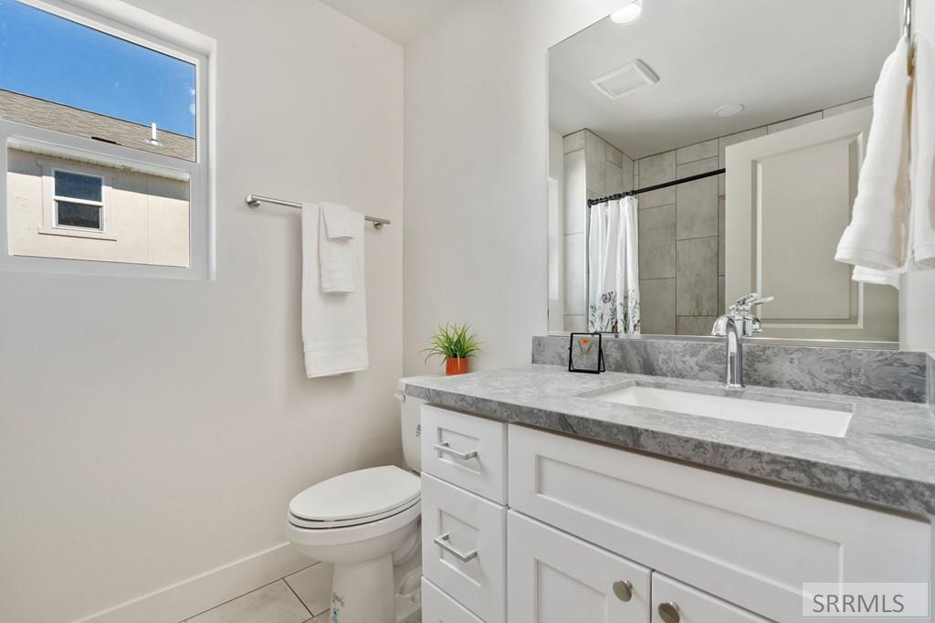 1164 Jasper Loop, Unit 2 Pocatello, ID 83204 - Photo 17 of 60