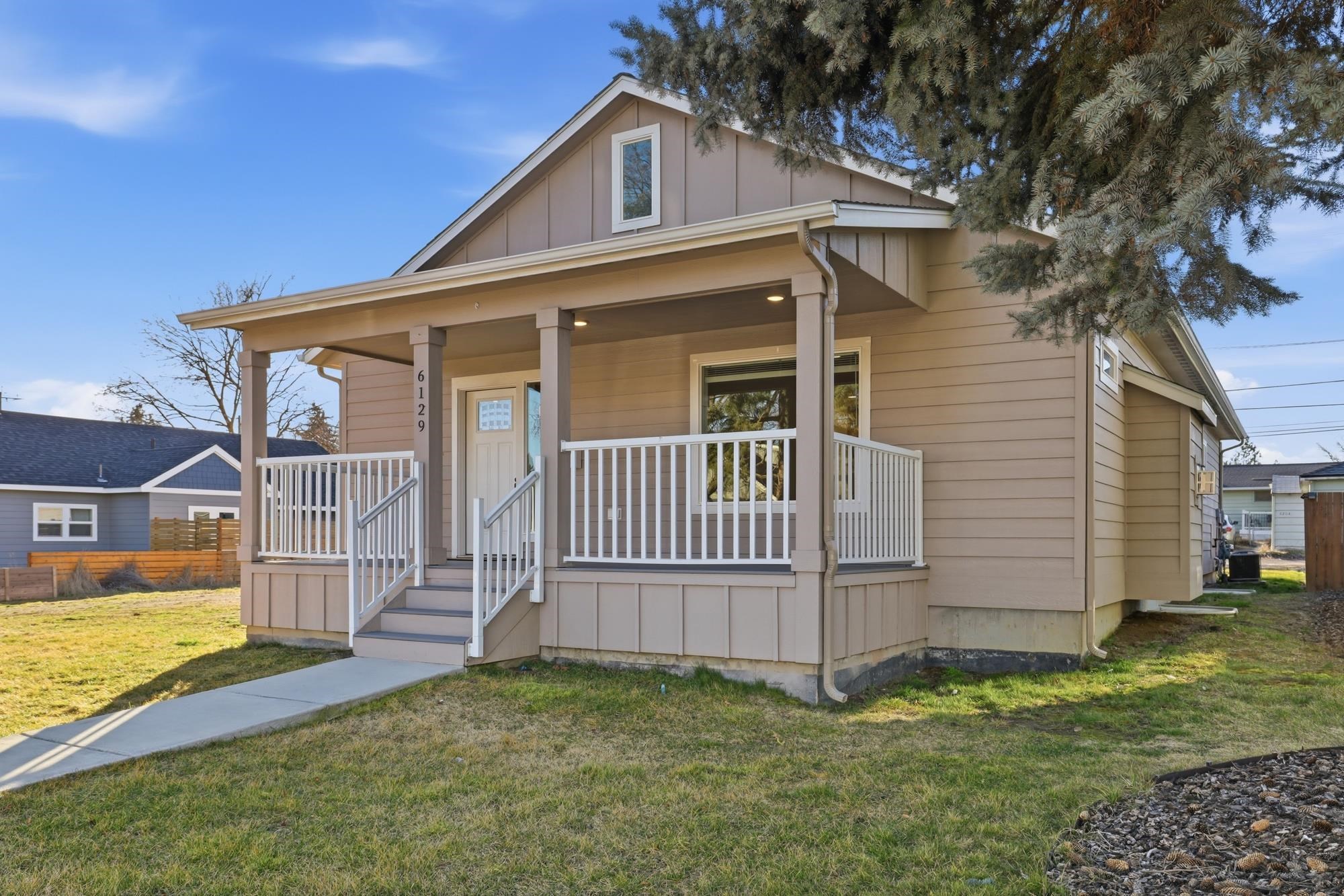 6129 North Howard Street Spokane, WA 99205 - Photo 2 of 35