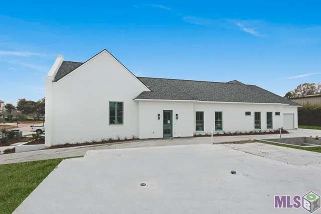 $979,000 | 17657 Bent Tree Court, Baton Rouge, LA 70810