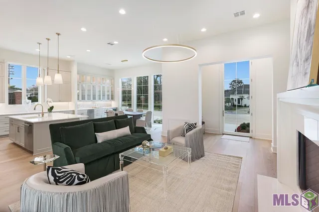 $979,000 | 17657 Bent Tree Court, Baton Rouge, LA 70810