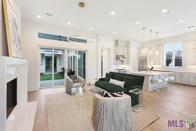 $979,000 | 17657 Bent Tree Court, Baton Rouge, LA 70810