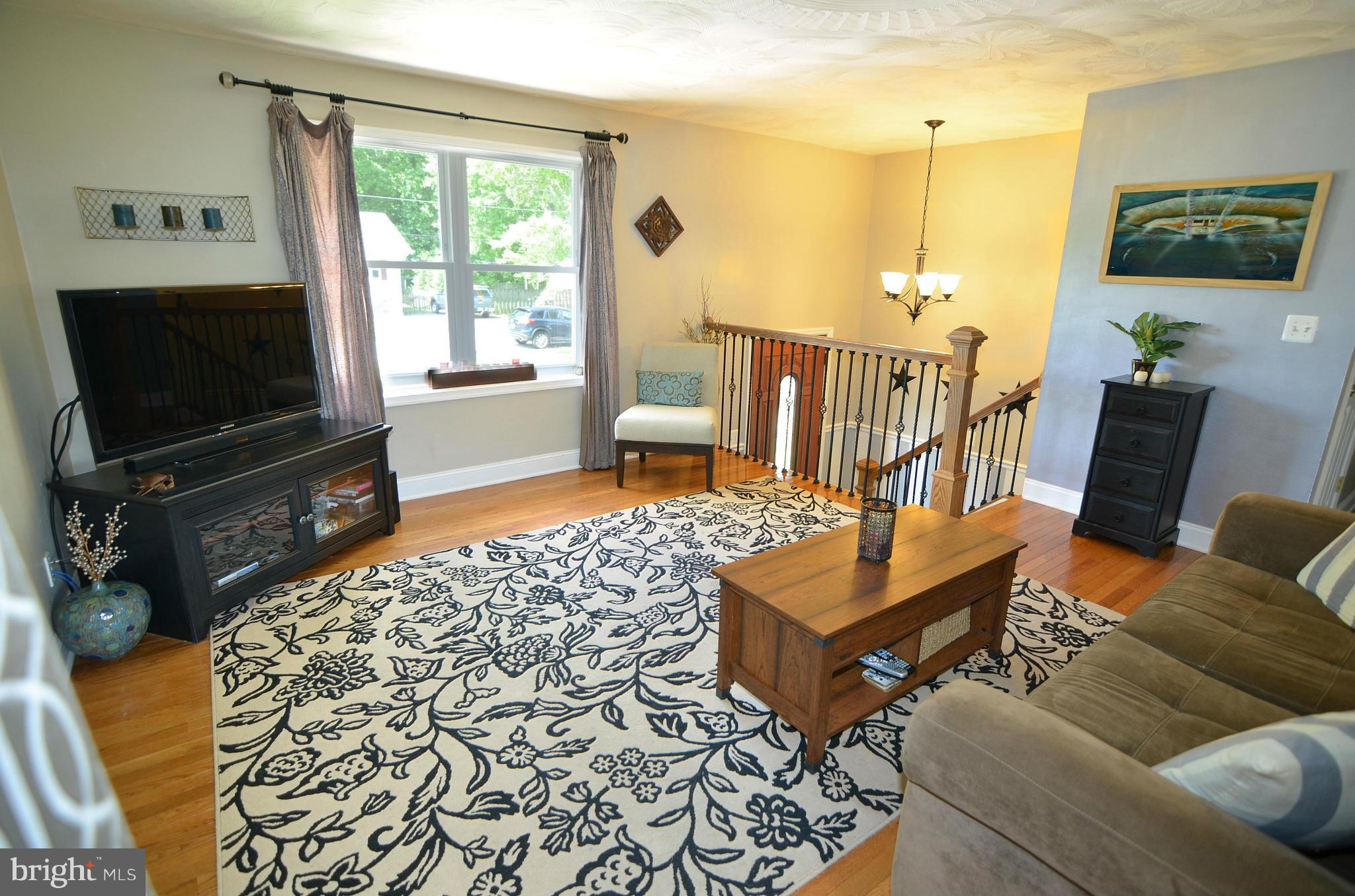 8459 Byrd Road Pasadena, MD 21122 - Photo 2 of 30 Living Room