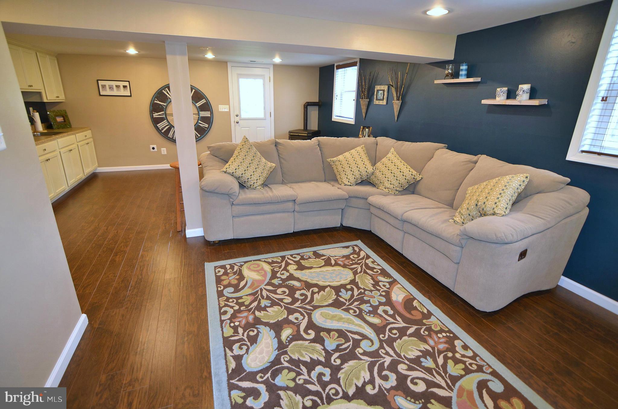 8459 Byrd Road Pasadena, MD 21122 - Photo 18 of 30 Family Room