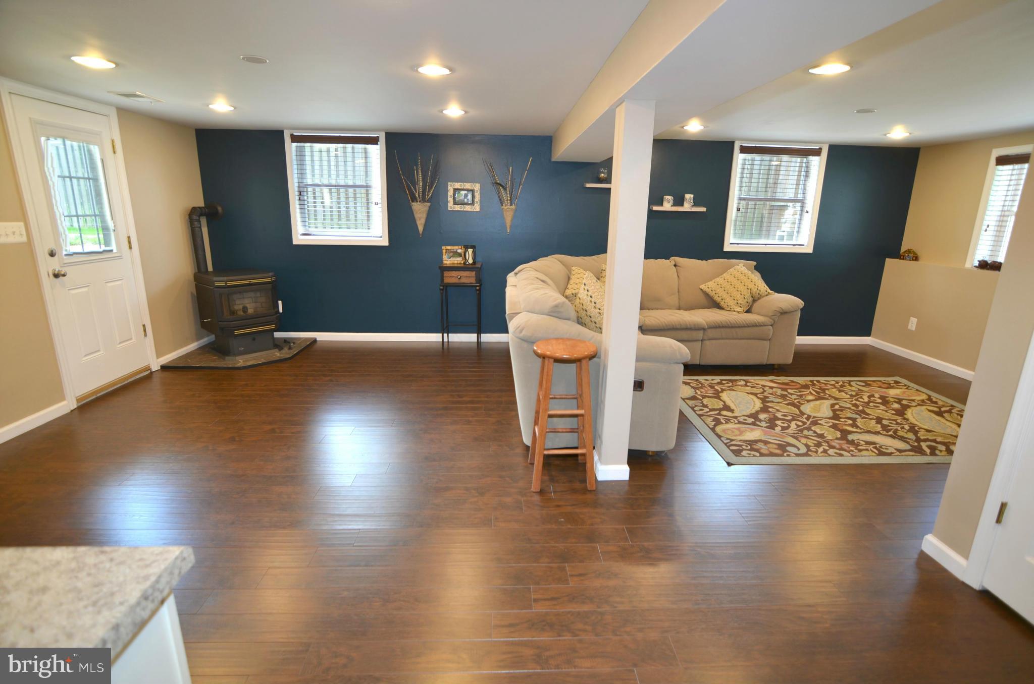 8459 Byrd Road Pasadena, MD 21122 - Photo 8 of 30 Family Room