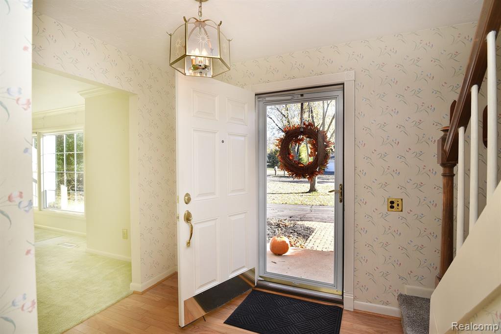 32855 Old Post Road Franklin, MI 48025 - Photo 4 of 36