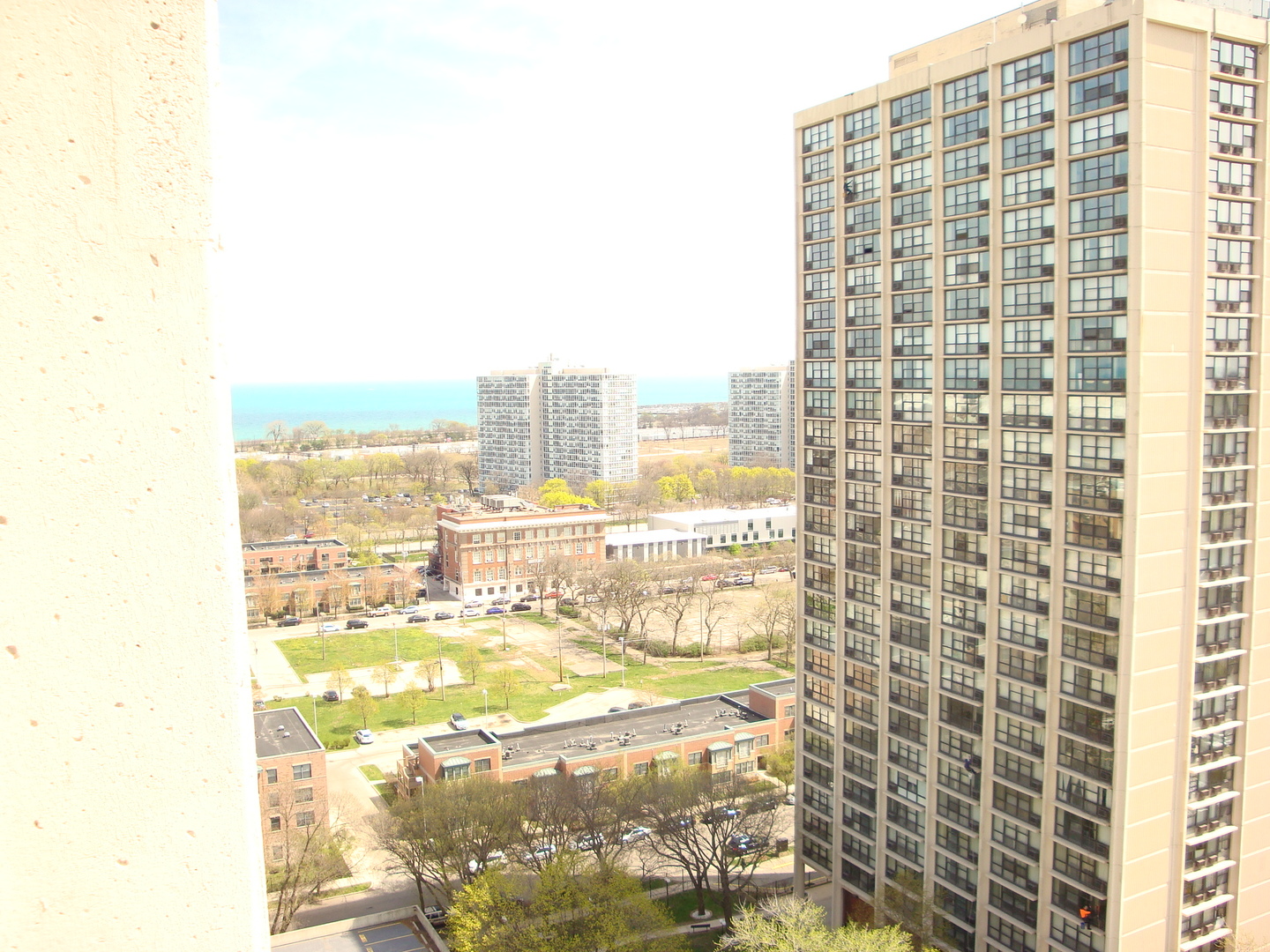 2605 South Indiana Avenue, Unit 1909 Chicago, IL 60616 - Photo 13 of 19 a view of a city from a terrace