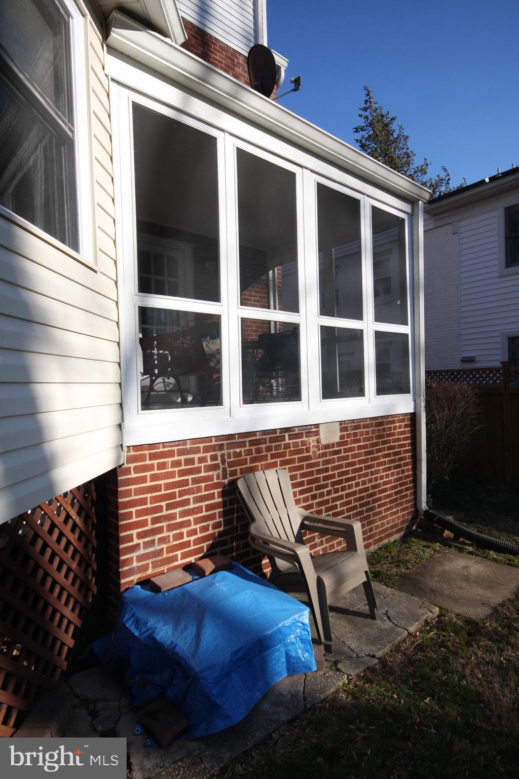 9506 Wire Avenue Silver Spring, MD 20901 - Photo 15 of 72 Tremendous Screened Feature