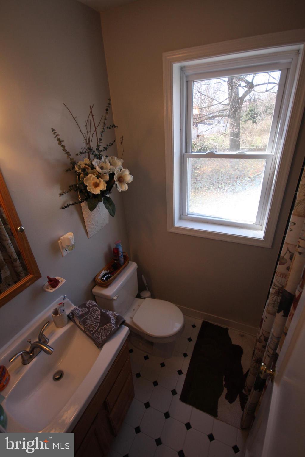 9506 Wire Avenue Silver Spring, MD 20901 - Photo 46 of 72 Hall Full Bath 2nd Floor