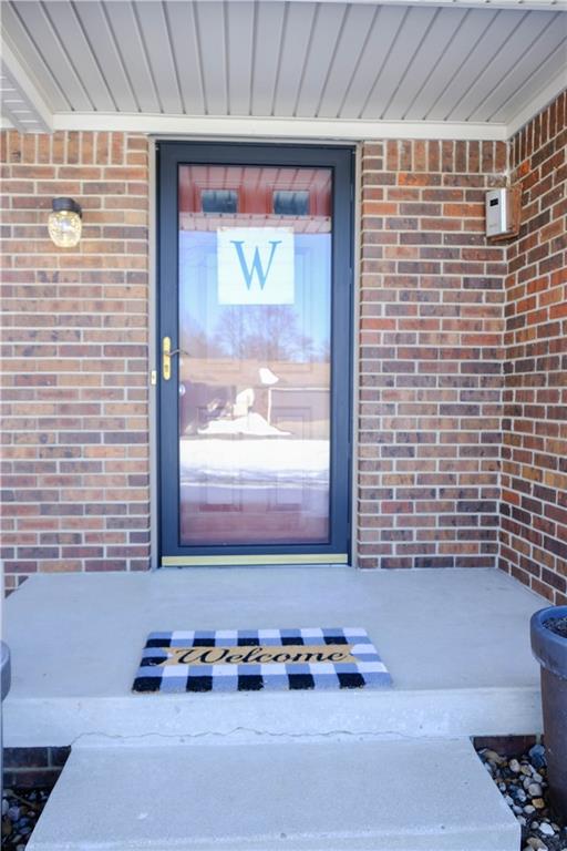 393 Shadow Road Greenwood, IN 46142 - Photo 4 of 22