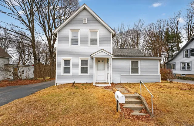 $284,900 | 153 Otrobando Avenue, Norwich, CT 06360