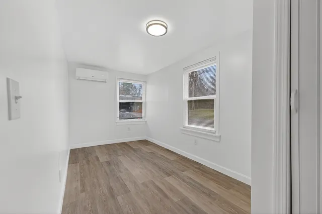 $284,900 | 153 Otrobando Avenue, Norwich, CT 06360