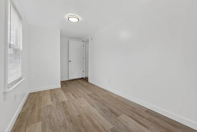 $284,900 | 153 Otrobando Avenue, Norwich, CT 06360