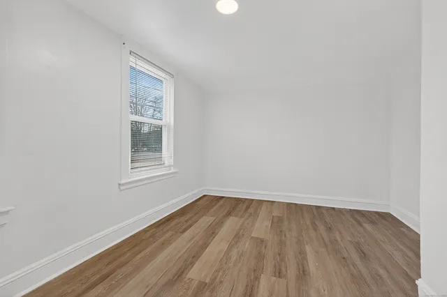 $284,900 | 153 Otrobando Avenue, Norwich, CT 06360