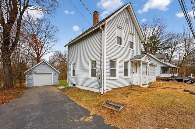 $284,900 | 153 Otrobando Avenue, Norwich, CT 06360