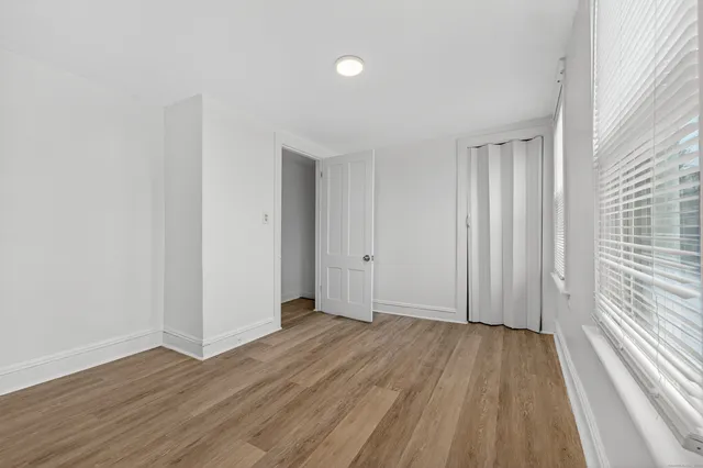 $284,900 | 153 Otrobando Avenue, Norwich, CT 06360