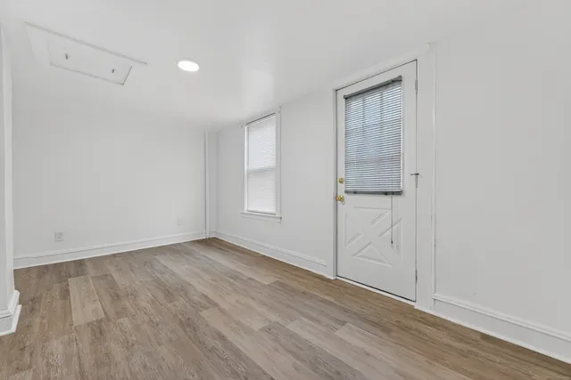 $284,900 | 153 Otrobando Avenue, Norwich, CT 06360