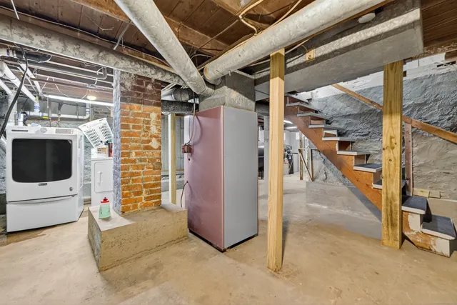 $284,900 | 153 Otrobando Avenue, Norwich, CT 06360