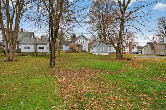 $284,900 | 153 Otrobando Avenue, Norwich, CT 06360