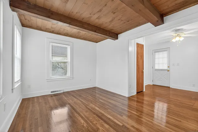 $284,900 | 153 Otrobando Avenue, Norwich, CT 06360