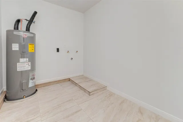 a view of utility room