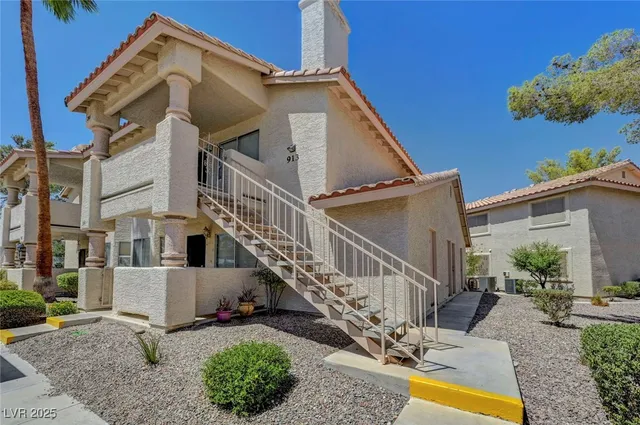 $1,400 | 913 Falconhead Lane, Unit 201, Las Vegas, NV 89128