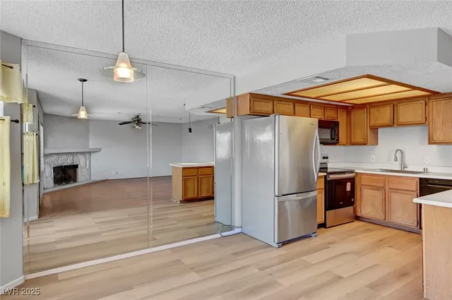 $1,400 | 913 Falconhead Lane, Unit 201, Las Vegas, NV 89128