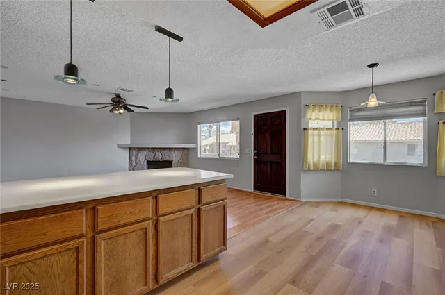 $1,400 | 913 Falconhead Lane, Unit 201, Las Vegas, NV 89128