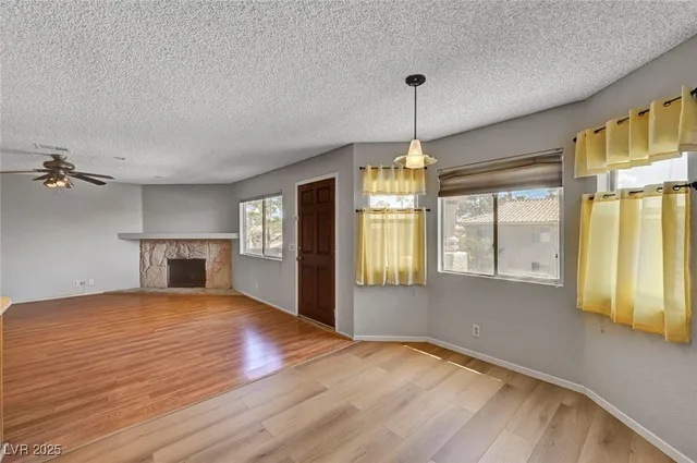 $1,400 | 913 Falconhead Lane, Unit 201, Las Vegas, NV 89128