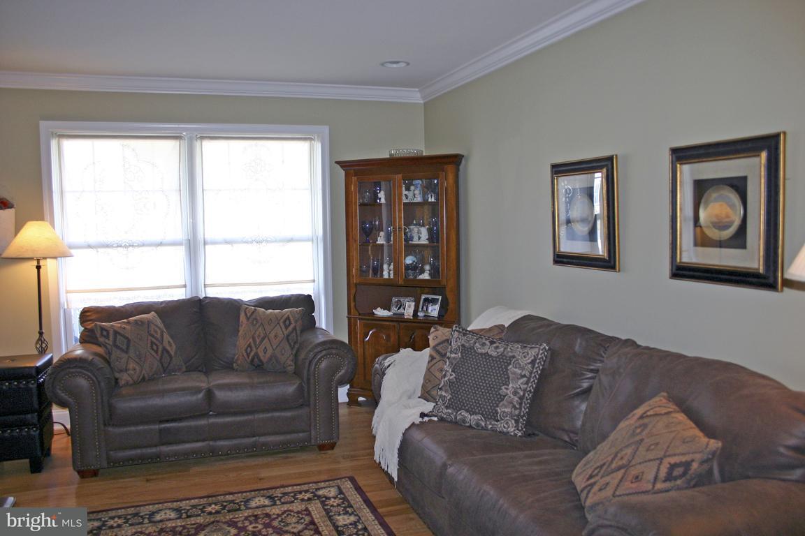 321 Chandlers Way Lititz, PA 17543 - Photo 5 of 8
