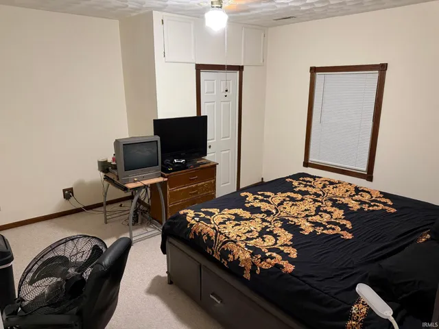 $169,900 | 213 West Seminary Street, West Salem, IL 62476