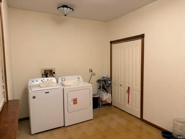 $169,900 | 213 West Seminary Street, West Salem, IL 62476