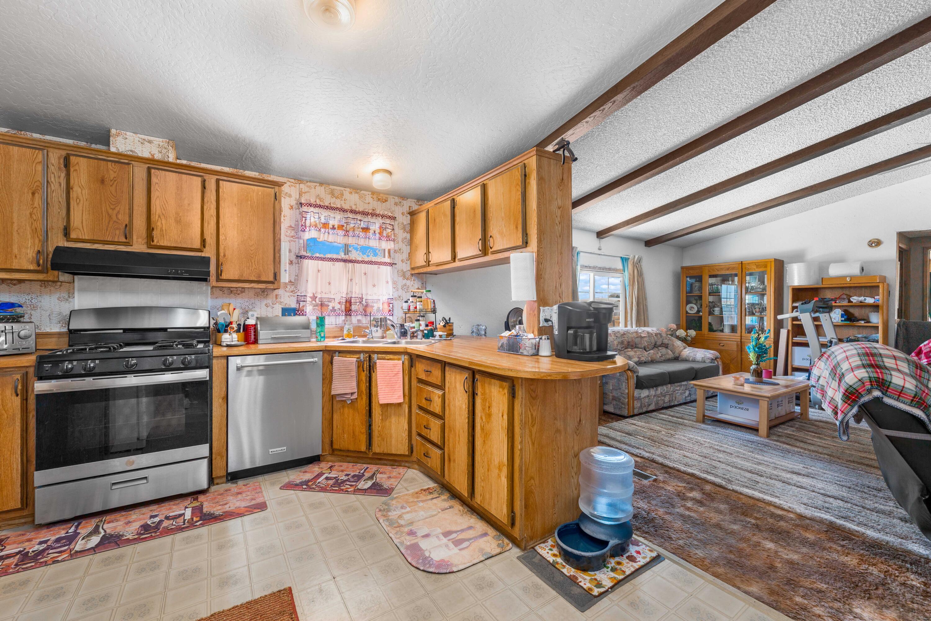 18264 Claymine Road North Edwards, CA 93523 - Photo 7 of 42 7 Claymine Rd