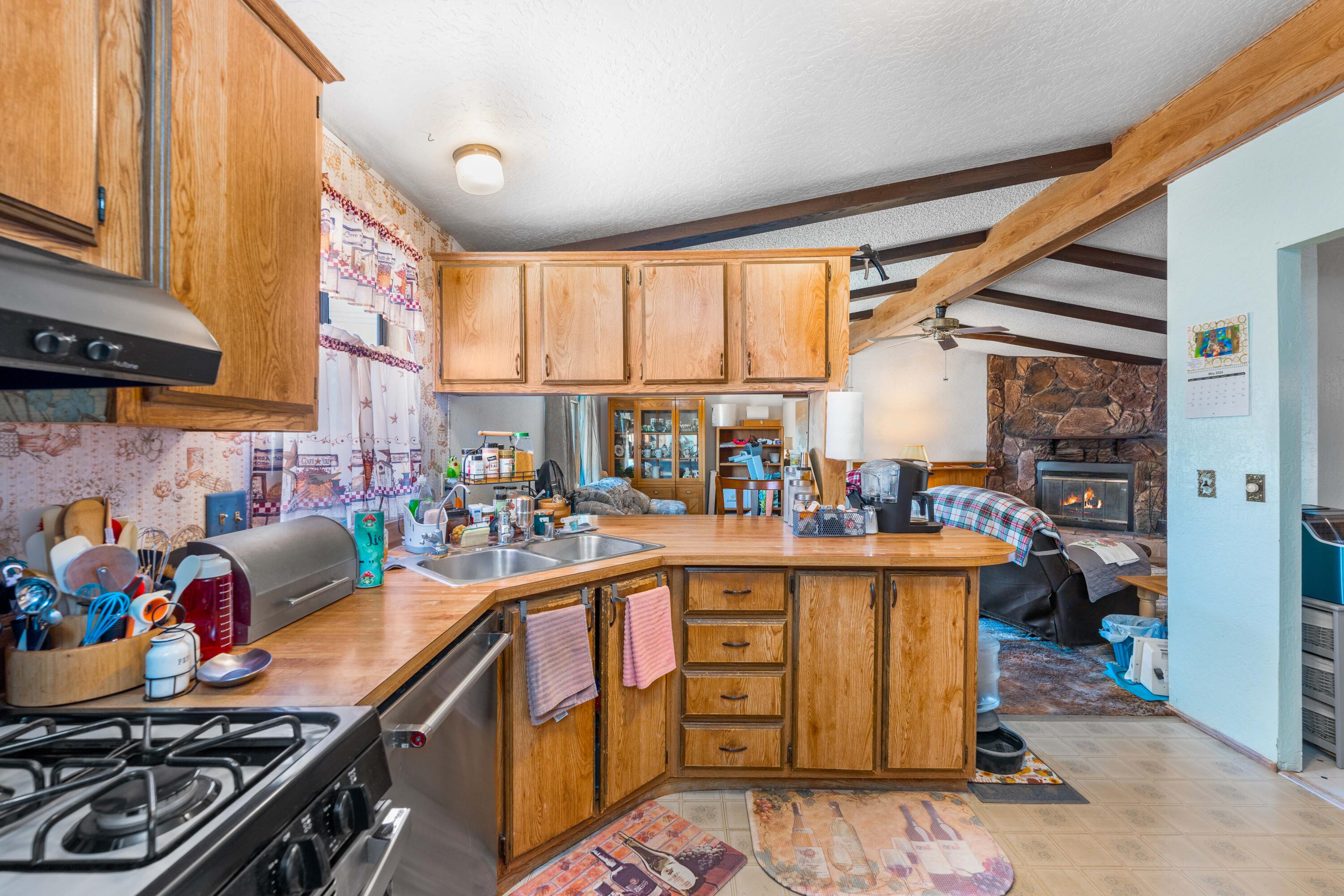 18264 Claymine Road North Edwards, CA 93523 - Photo 9 of 42 9 Claymine Rd
