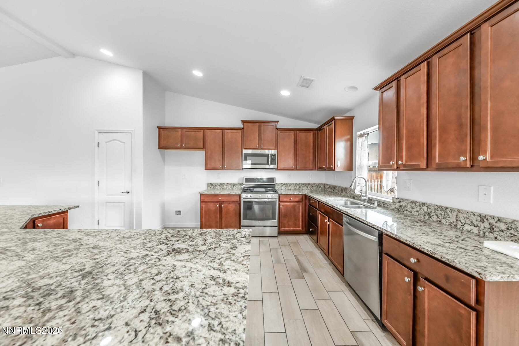 132 Deerfield Road Dayton, NV 89403 - Photo 10 of 37 D-1013